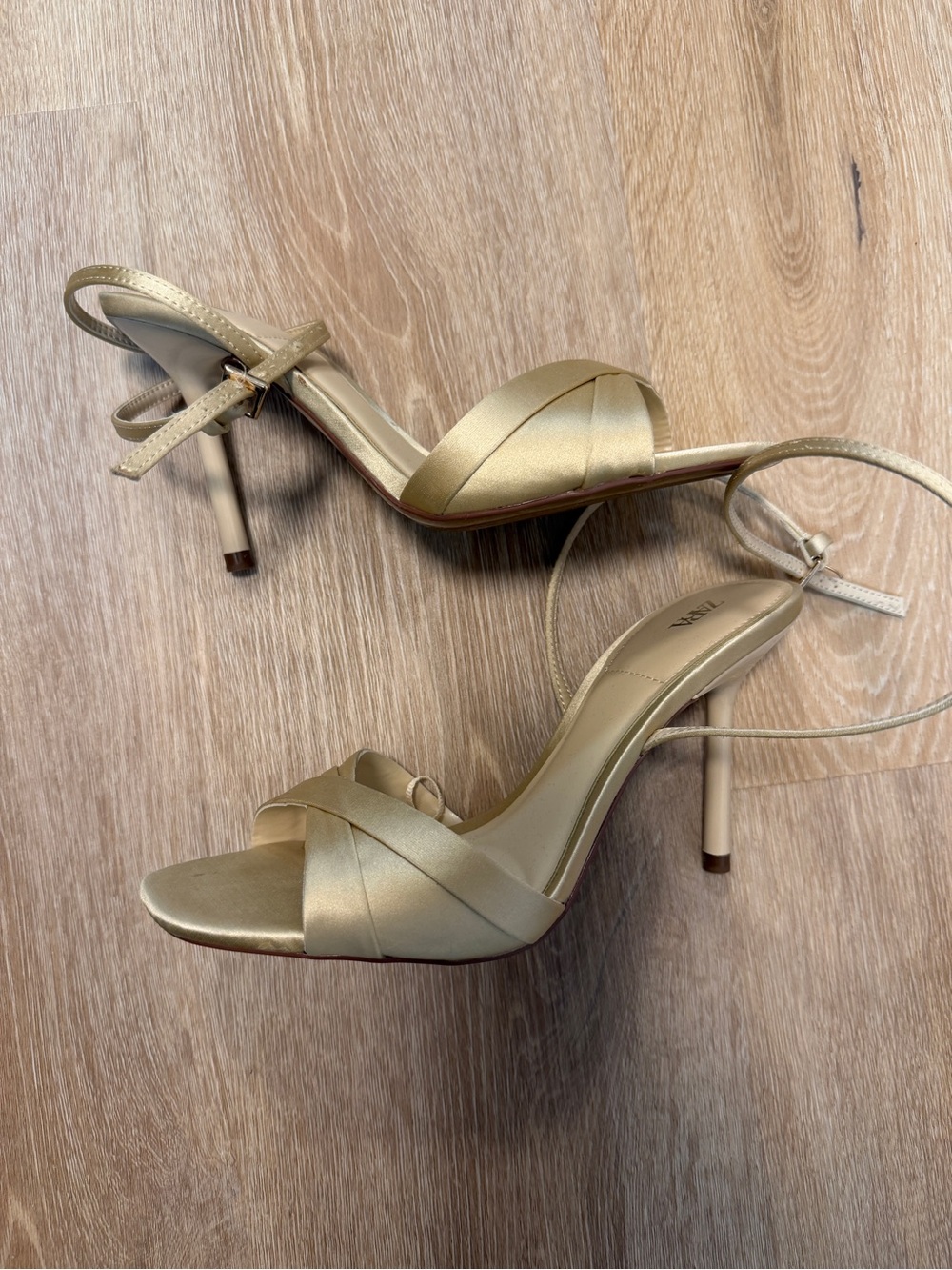 Zara Satin Heel - Picture 3 of 4